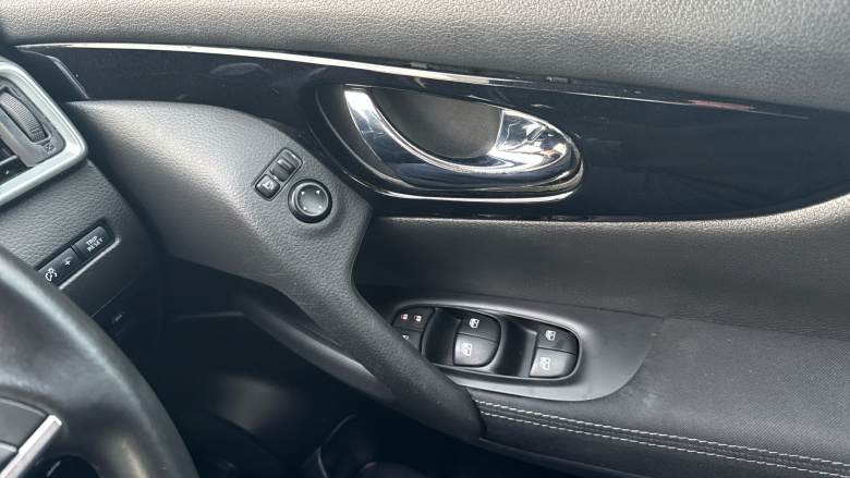 Nissan Qashqai 1.3 DiG-T Acenta Premium 5dr Petrol Hatchback